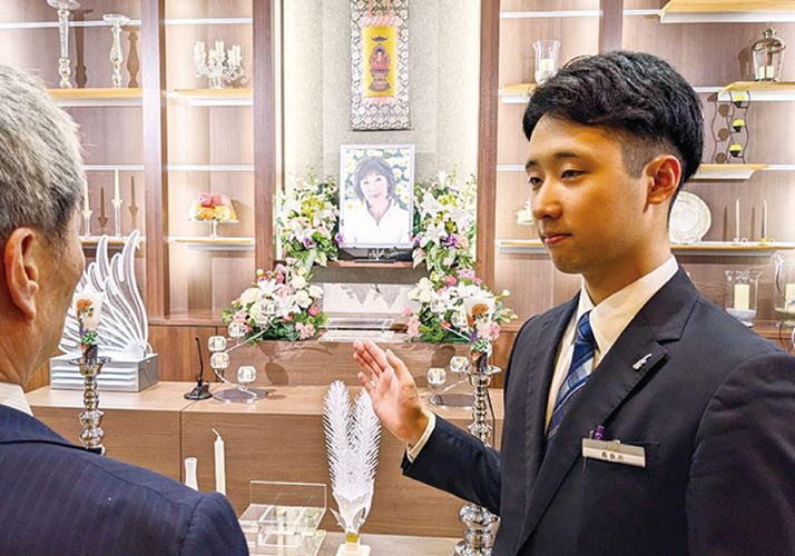 式場においてお客様をご案内