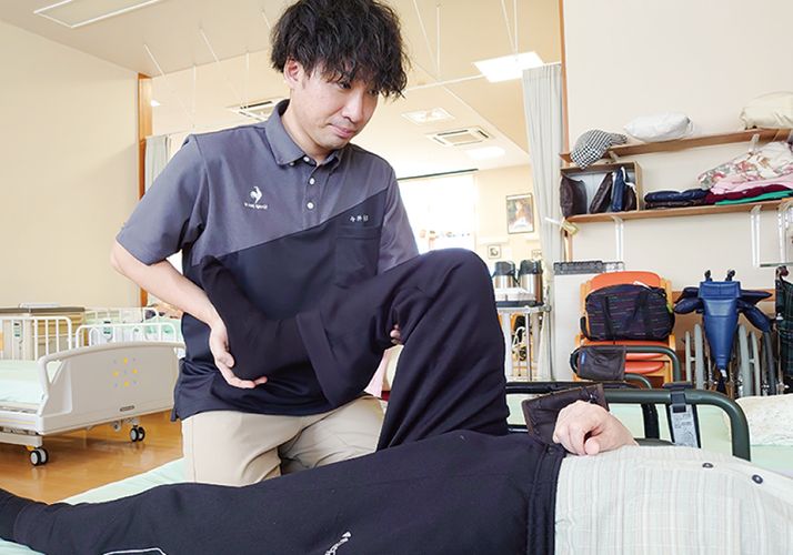 デイサービスでは、リハビリ専門の職員が活躍中！