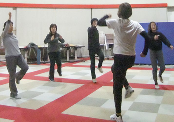 参加料100円で職員への運動教室を月2回開催