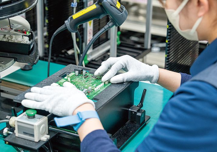 製品を製造している様子