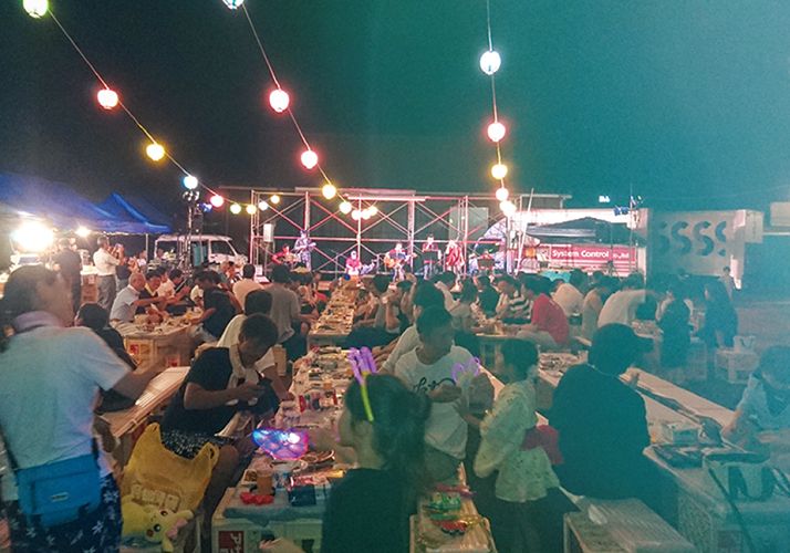 取引先と一緒に縁日祭